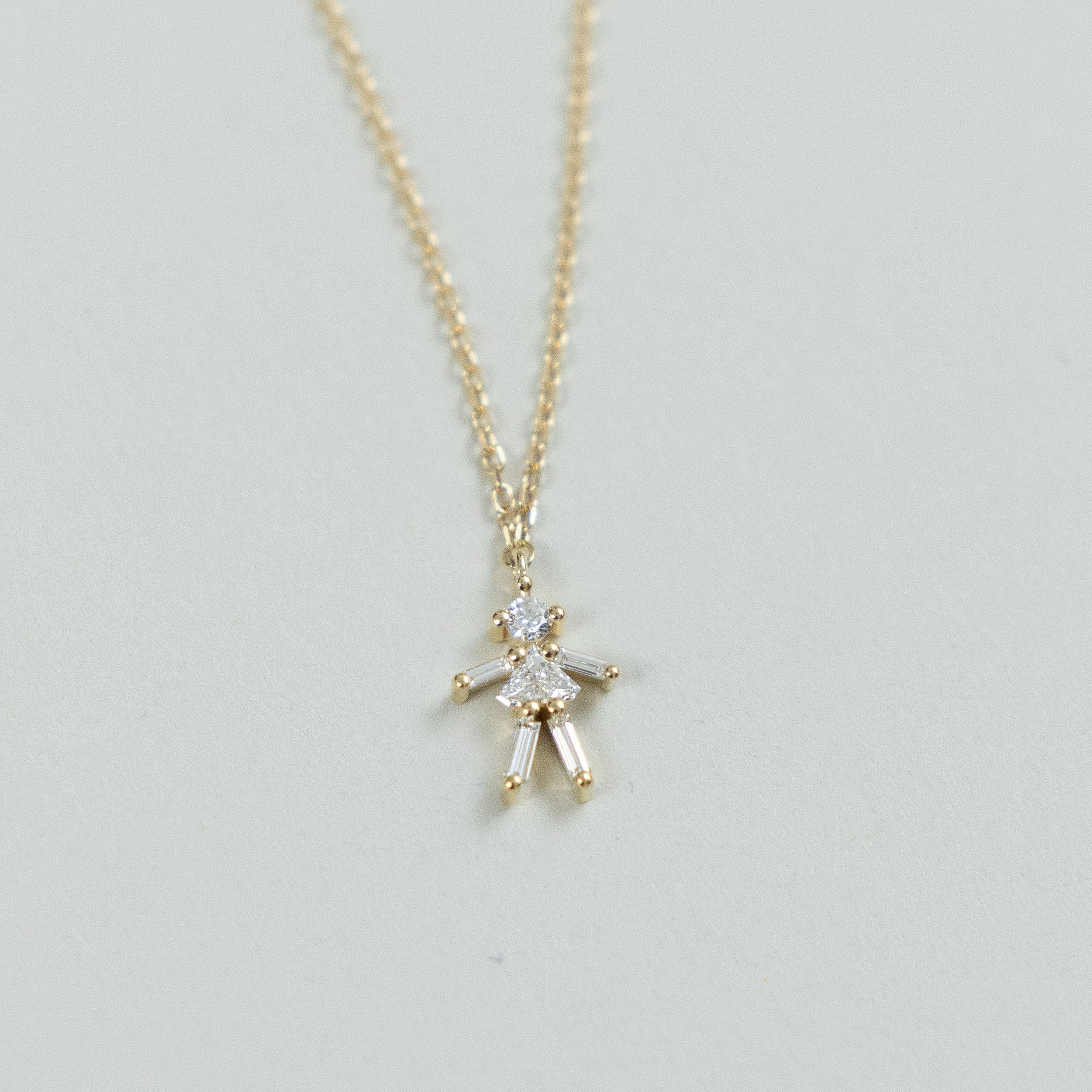 April First Little Girl Anhänger Gold