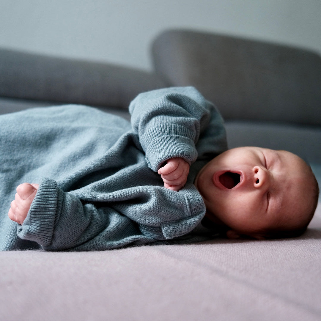 Mood Foto Baby in Babybox Schlafsack in raruchblau