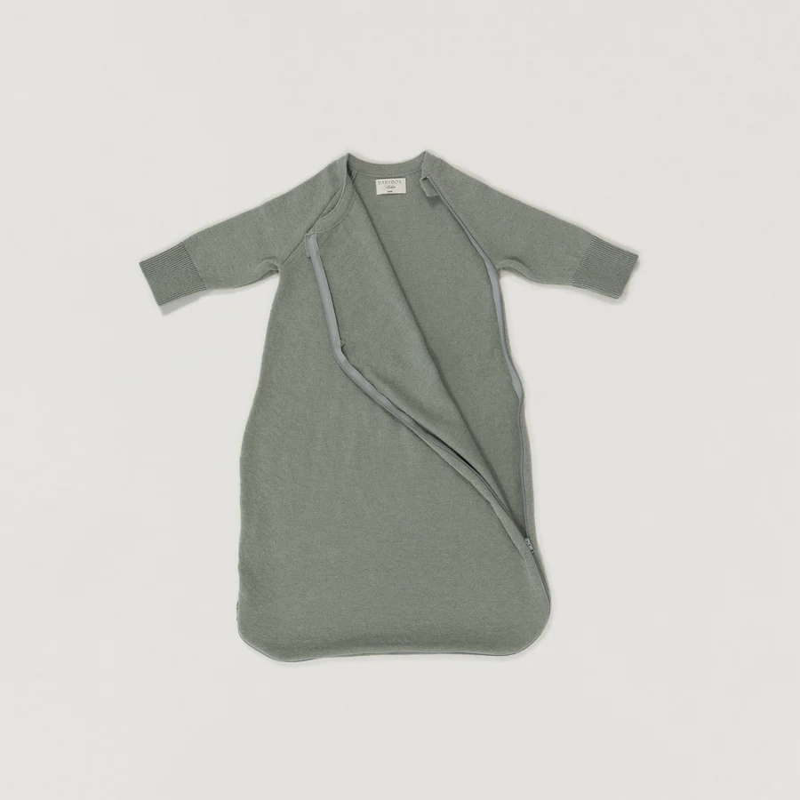 Produktfoto Babyschlafsack aus der Babybox Collection in dusty green offen