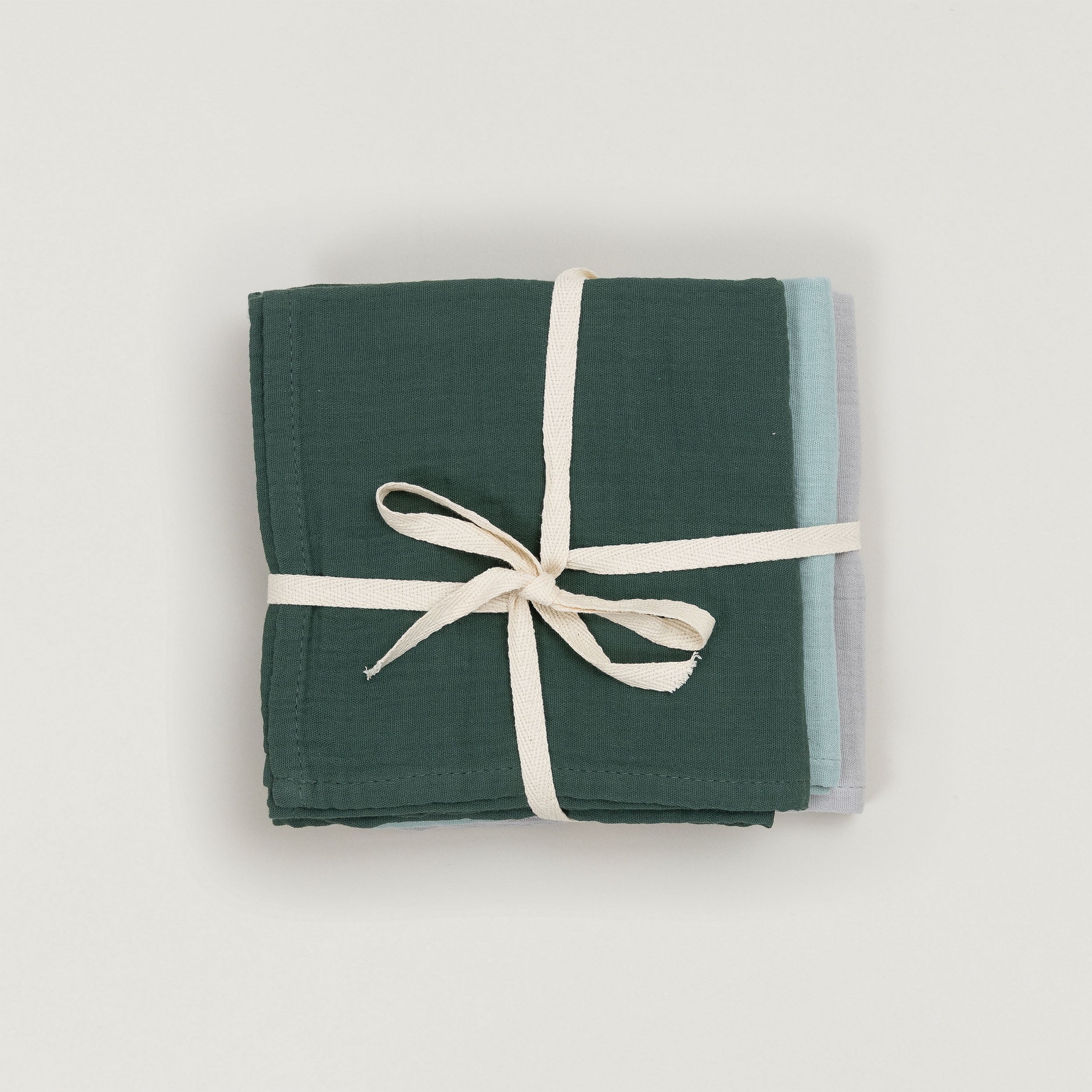 Set of 3 burp cloths made from GOTS certified organic cotton