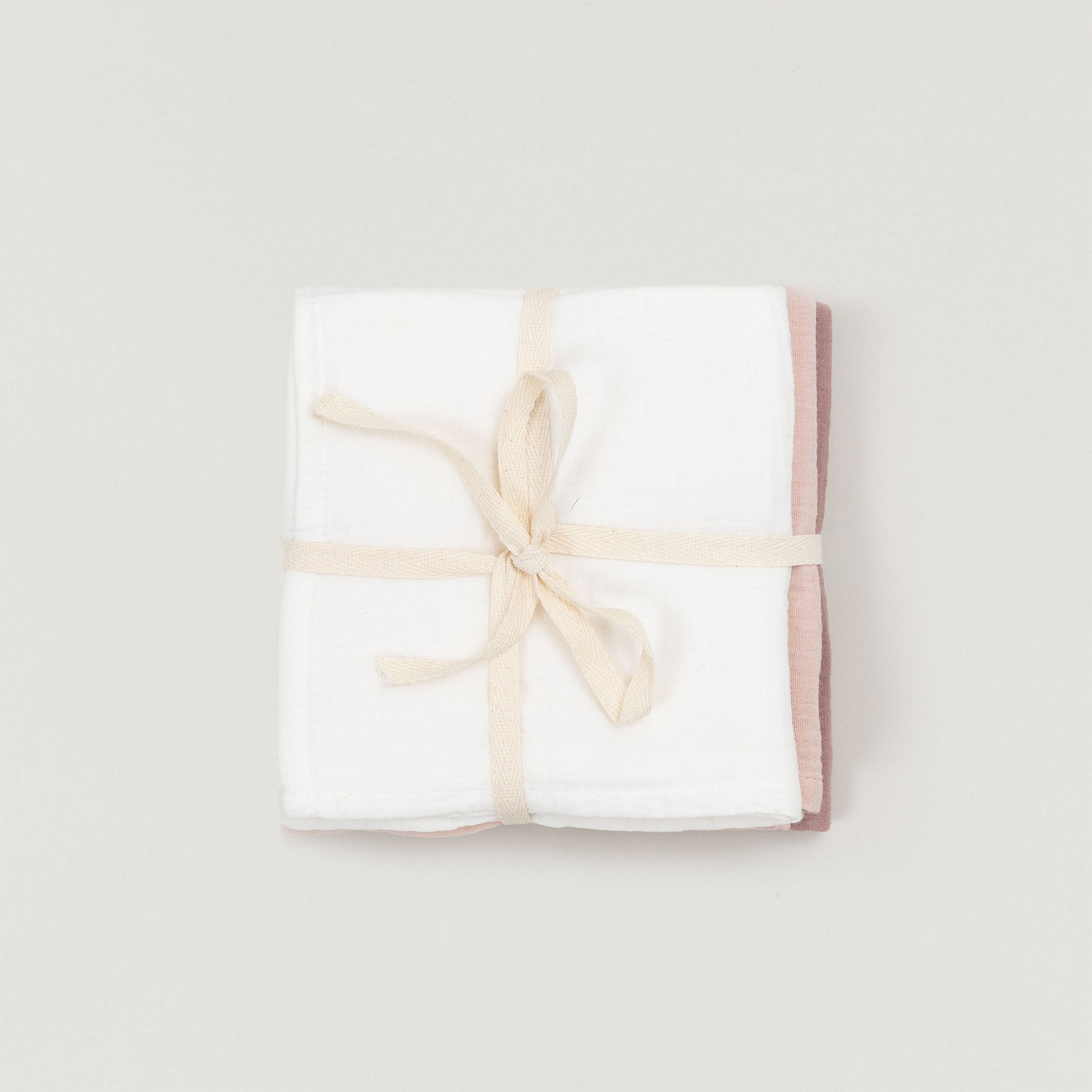 Set of 3 burp cloths made from GOTS certified organic cotton