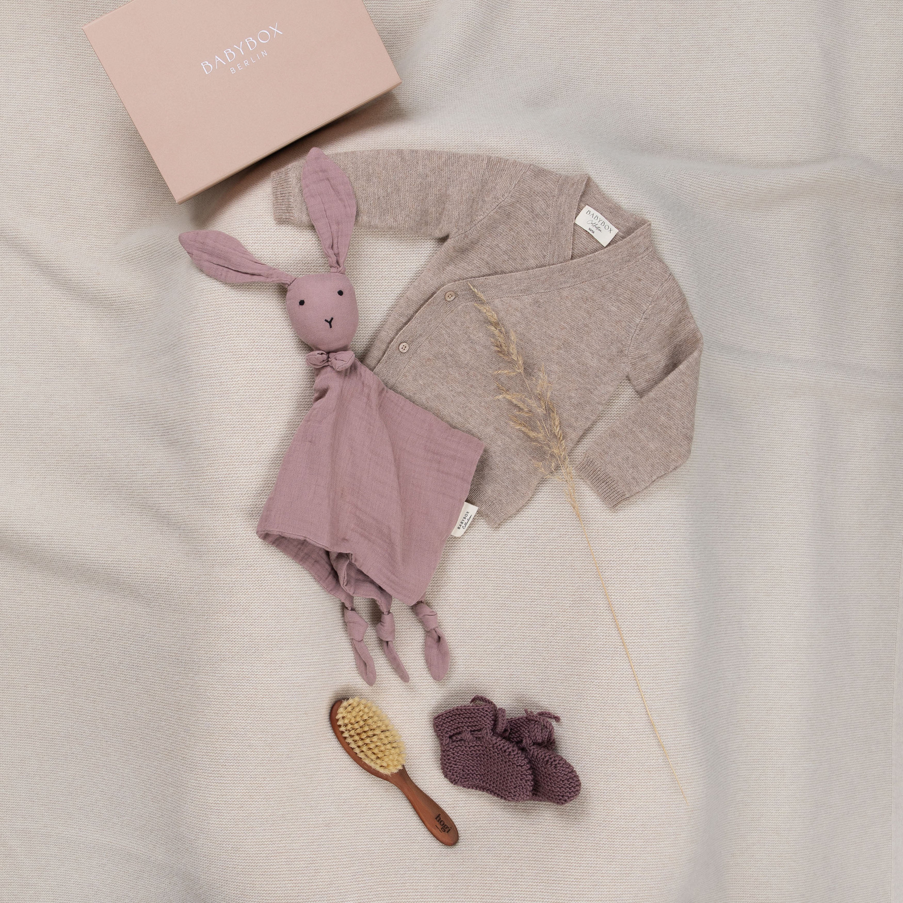 Kuschelfreunde – Babybox in Sand & Mauve