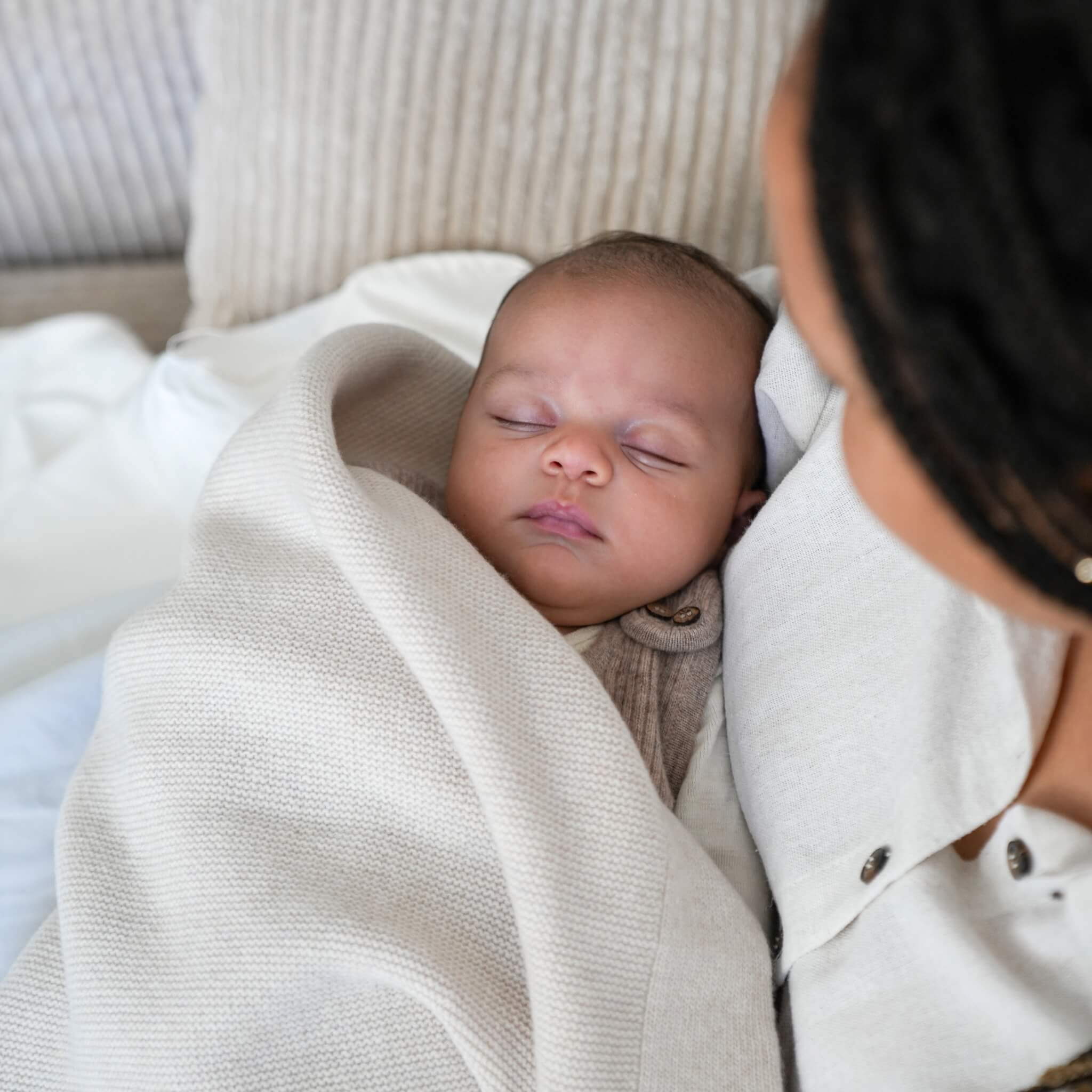 Cuddle Time – Premium Babybox in Sand & Oat