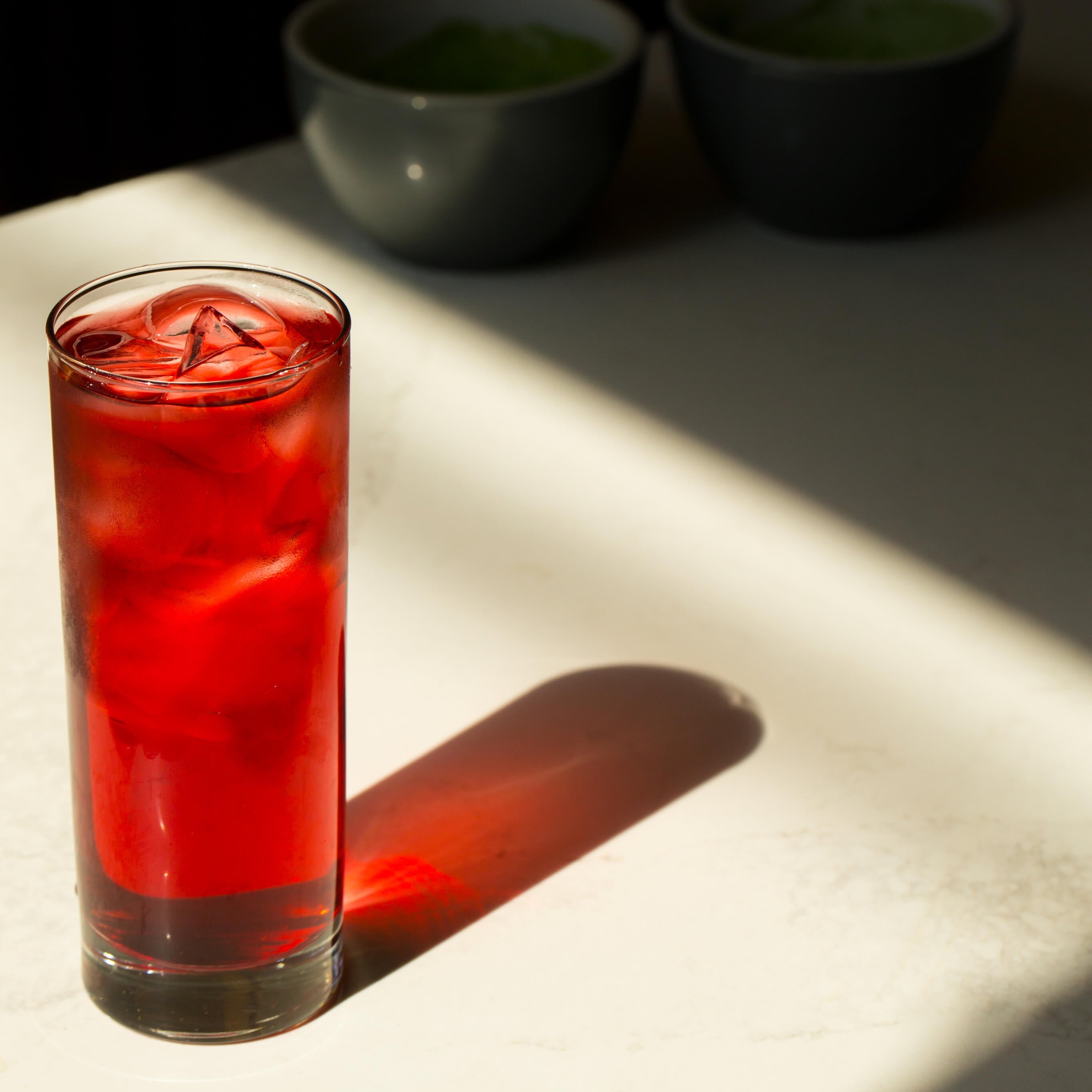 Foto eines Gases mit Rotem Alkoholischem Getränk