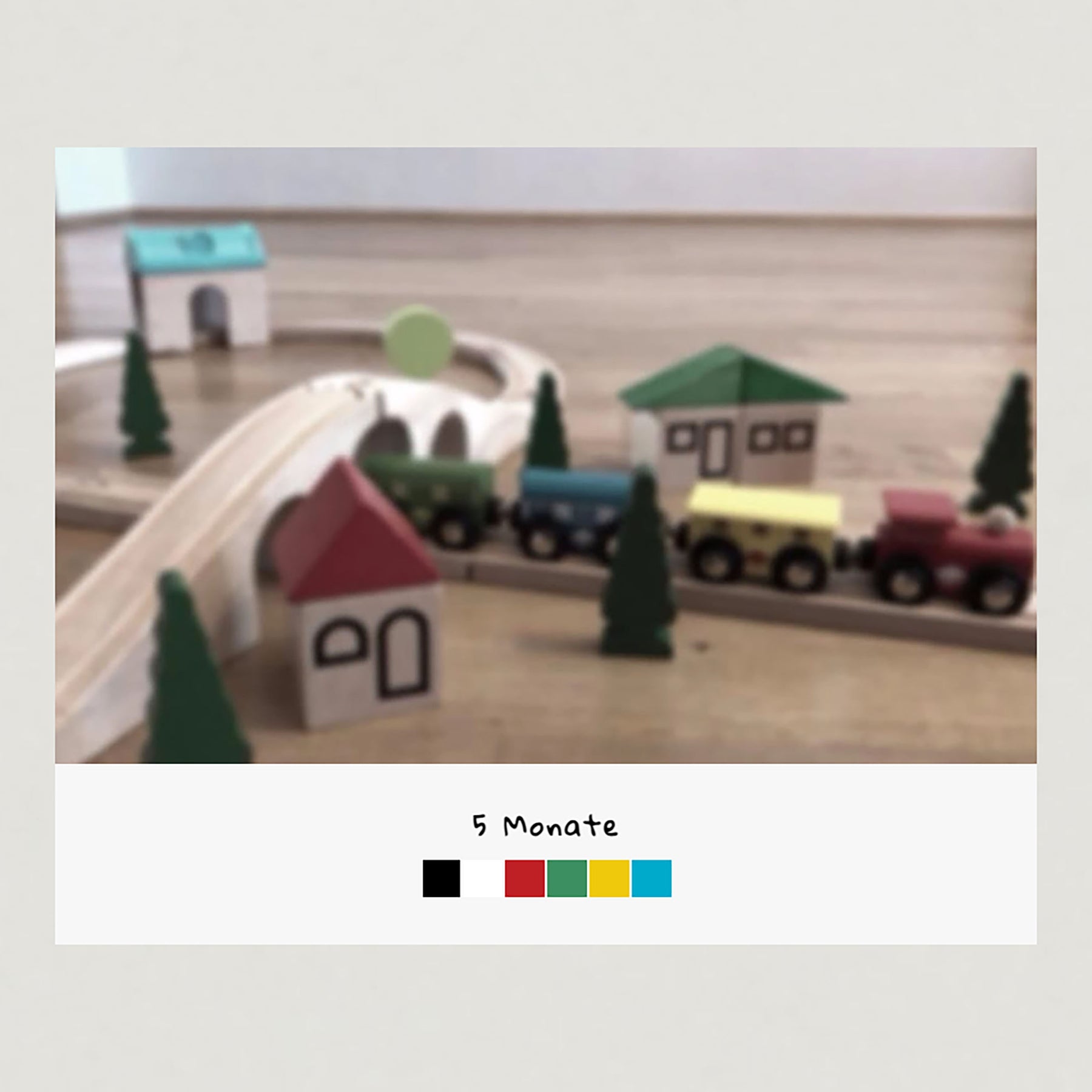 Foto einer Holzeisenbahn