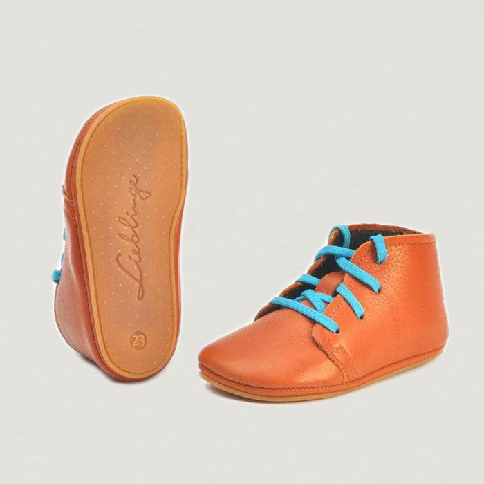 Lieblinge ökologische Lauflernschuhe schadstofffrei Dessertboots für Laufstarter Ansicht mit Naturkautschuksohle #farbe_cognac
