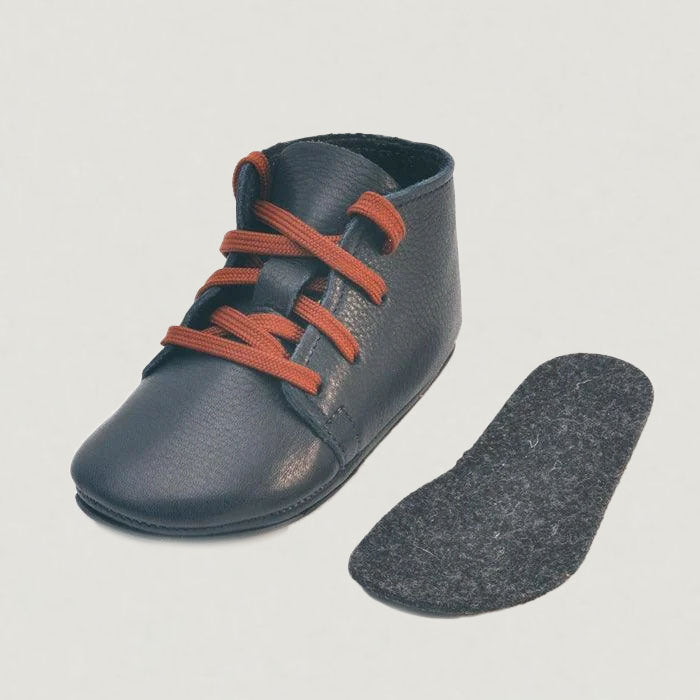 Lieblinge ökologische Lauflernschuhe schadstofffrei Dessertboots für Laufstarter Ansicht mit Naturkautschuksohle #farbe_navy