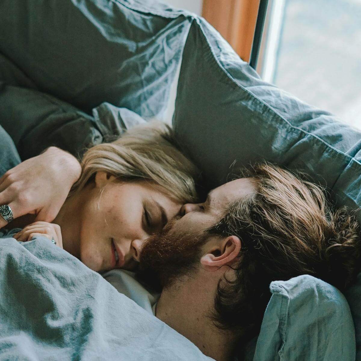 Fotos eines Pärchen im Bett