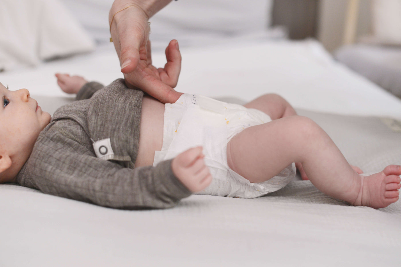 Baby auf dem Wickeltisch