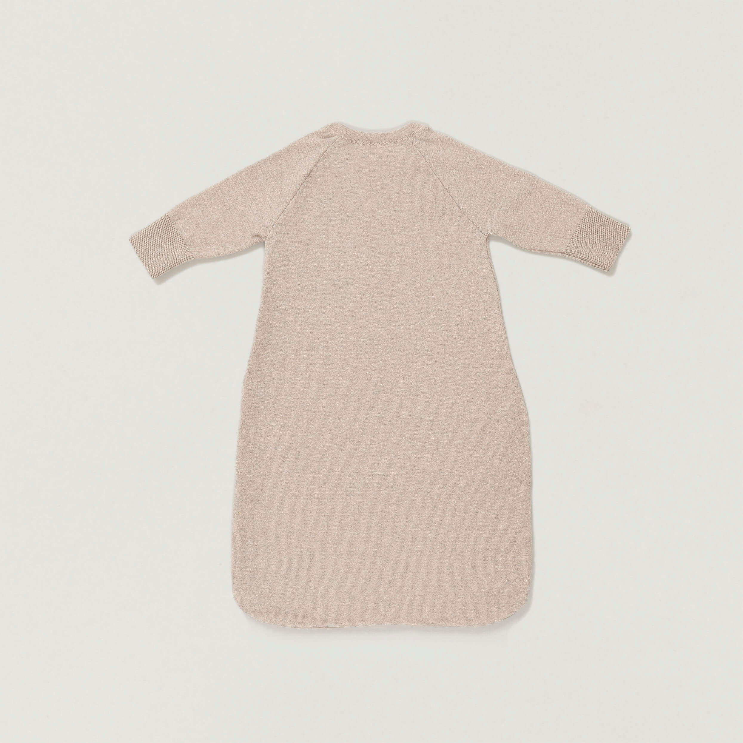 #HIDDENProduktfoto Babyschlafsack aus der Babybox Collection in dune melange hinten