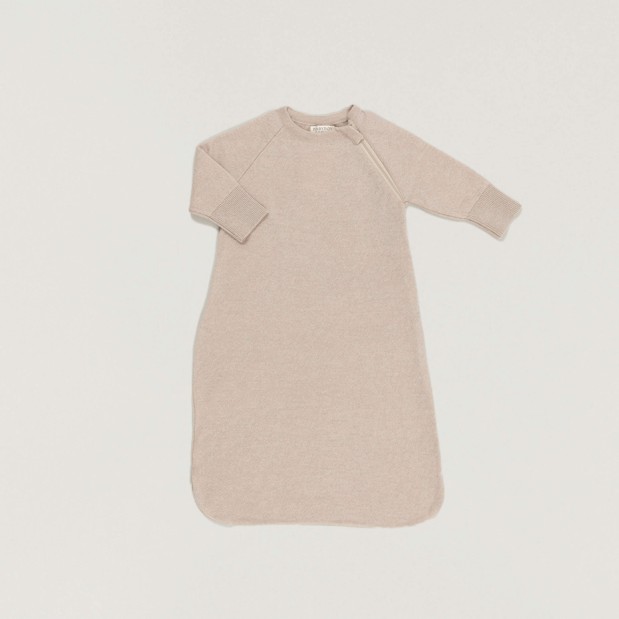 #HIDDENProduktfoto Babyschlafsack aus der Babybox Collection in dune melange