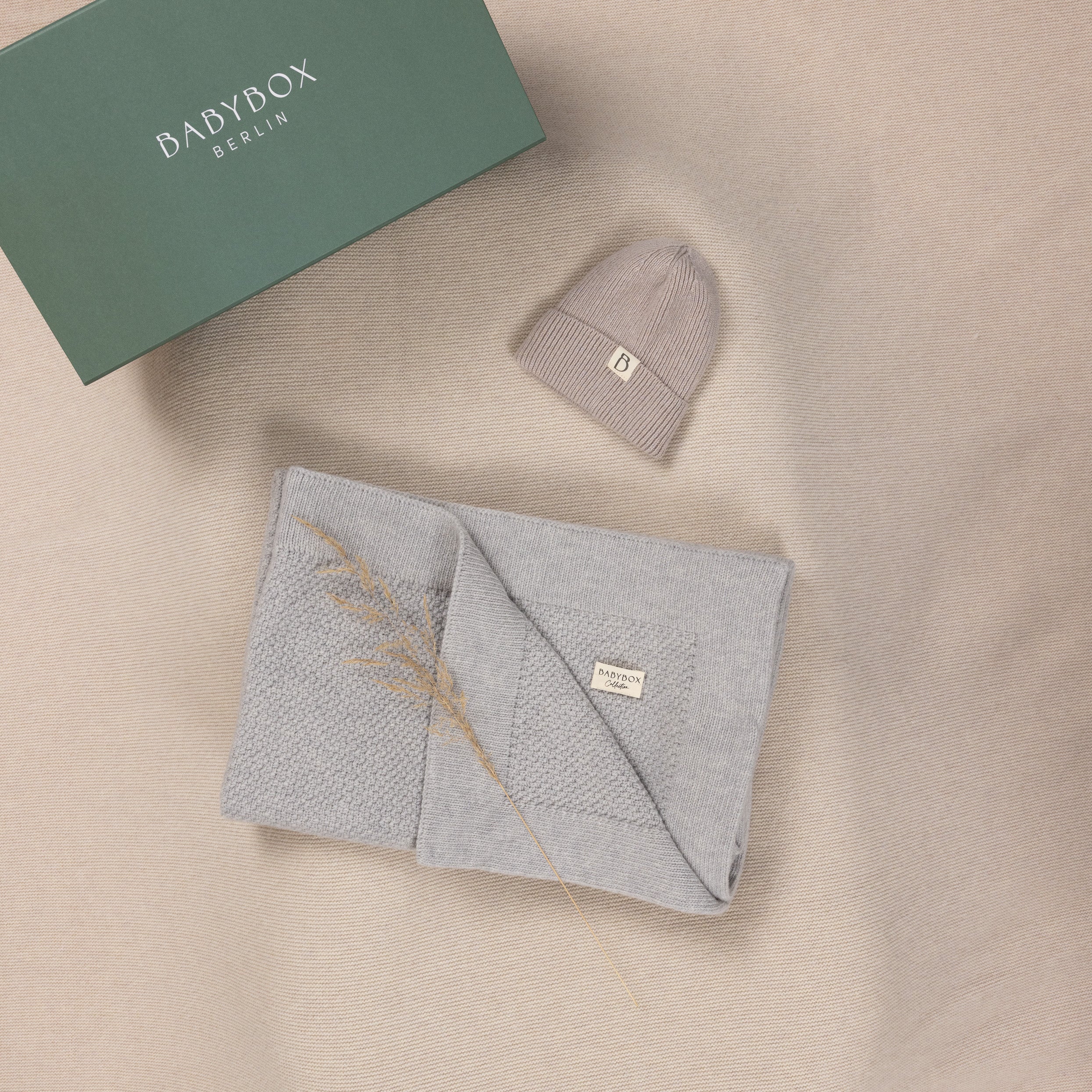 Geschenkbox Decke & Beanie aus Wolle