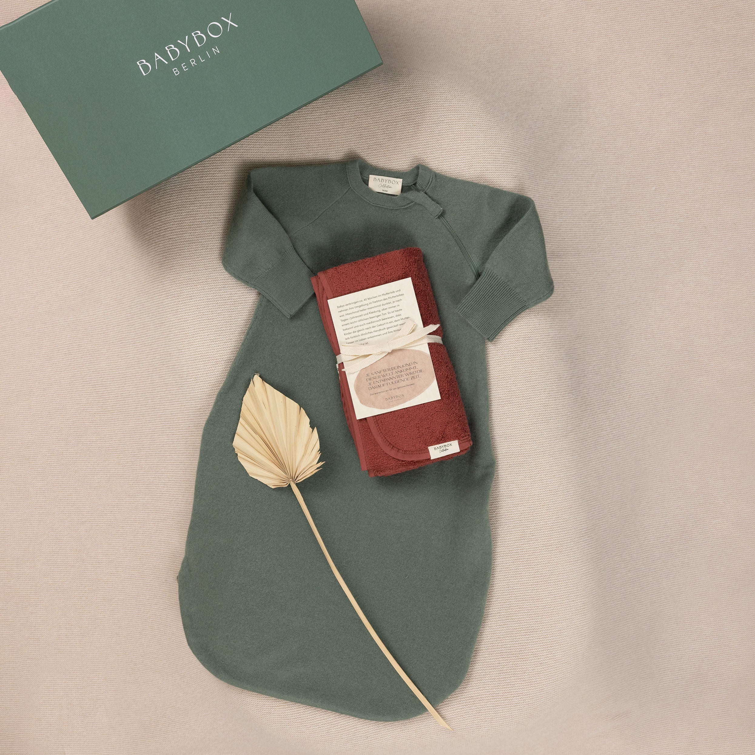 Babybox Schlafsack Sage + Geburtshandtuch