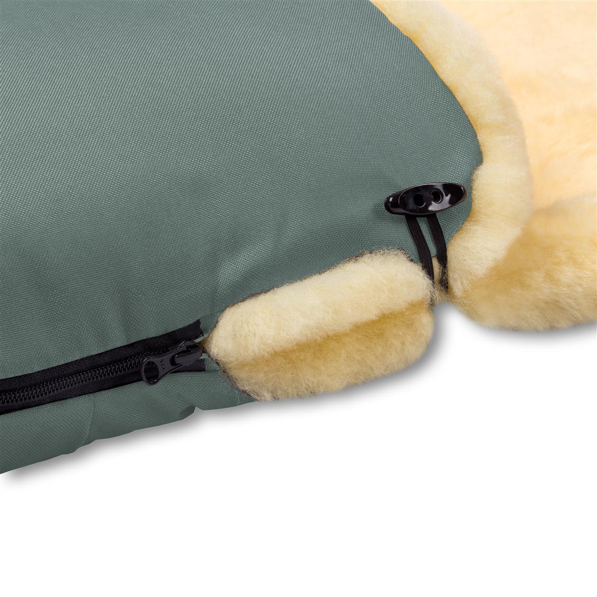 Hofbrucker Lammfell Fußsack lindgrün