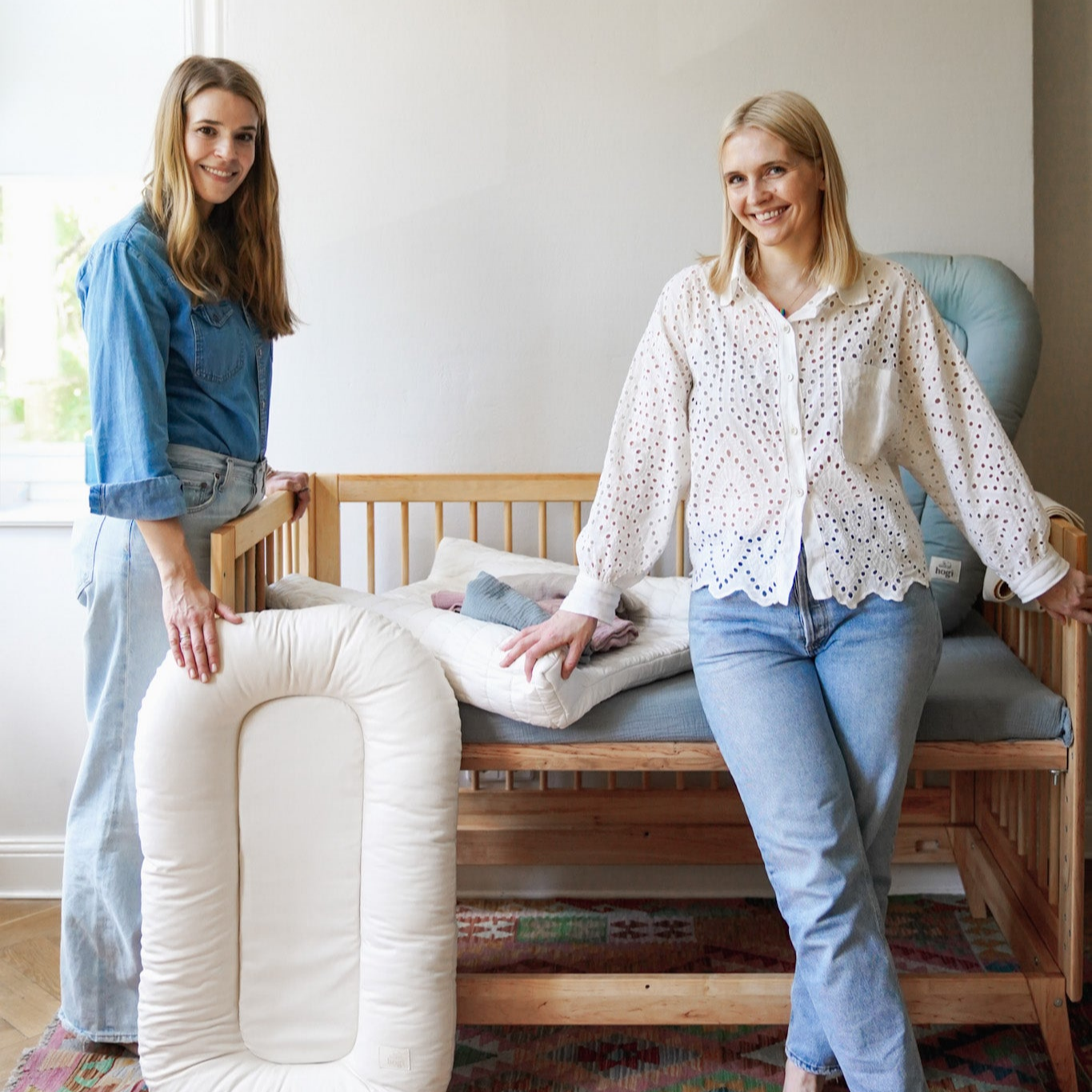 Essentials Set: hogi Nest sand + Hevea Hug Keil