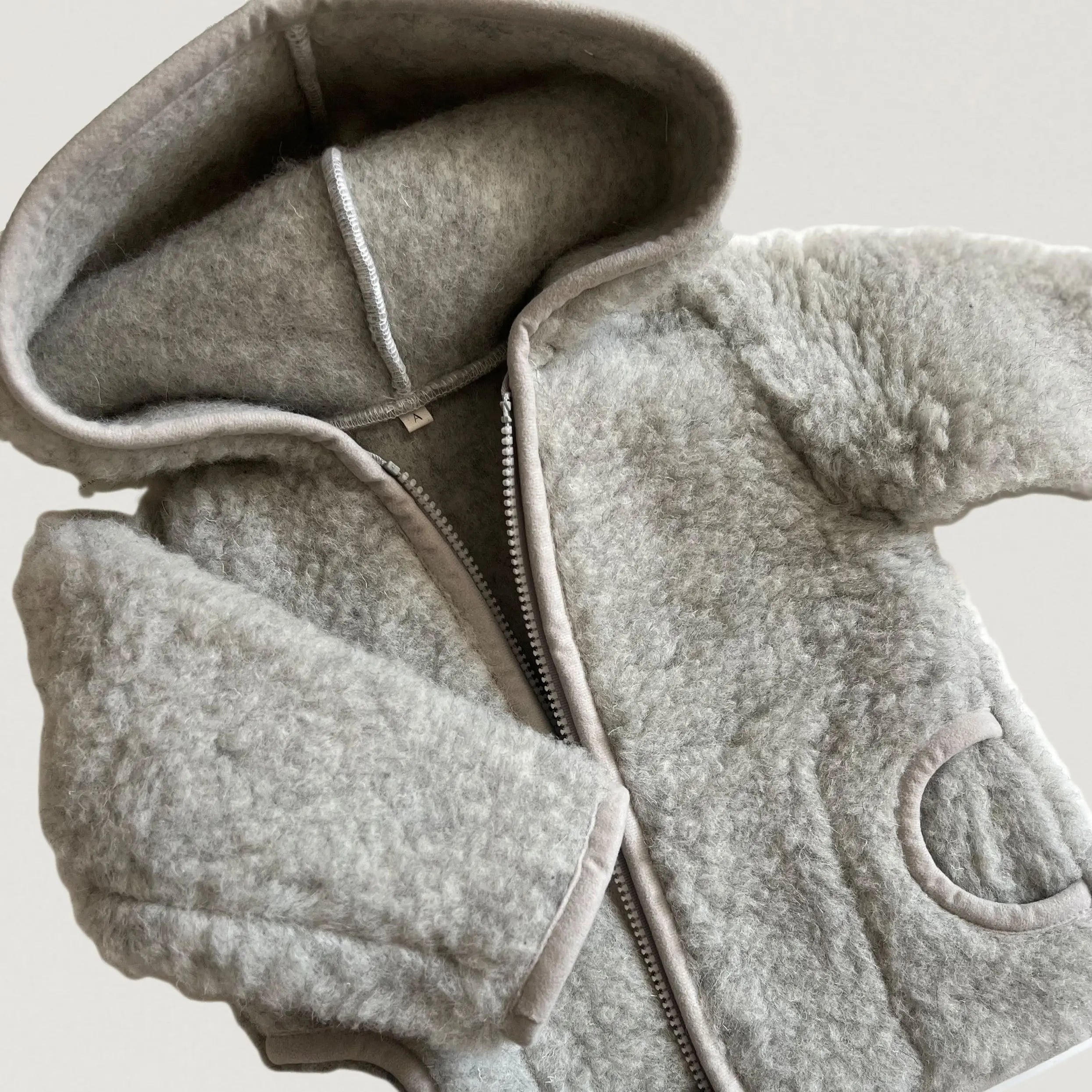 Kapuzen Jacke aus Wolle A Basic Brand