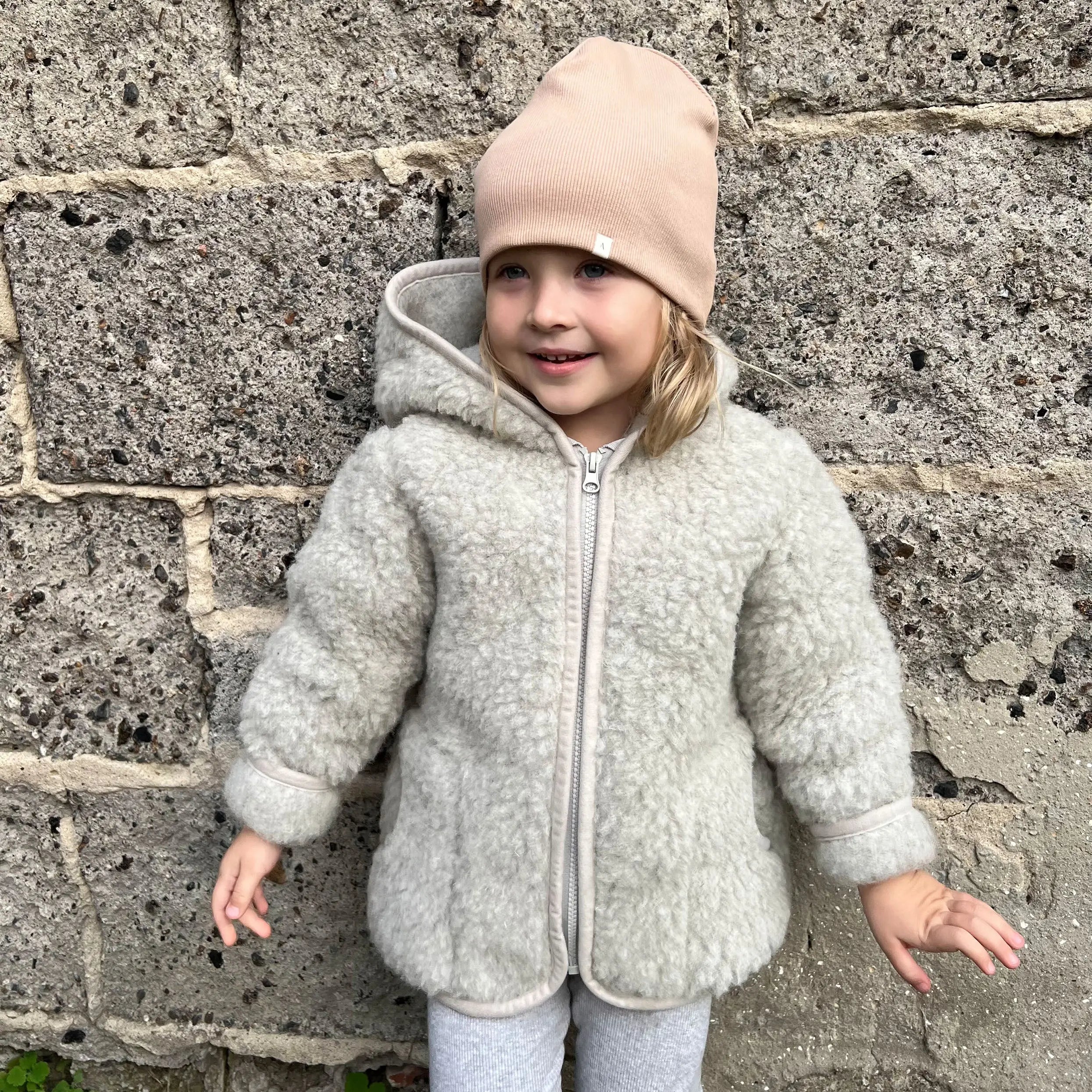 Kapuzen Jacke aus Wolle A Basic Brand
