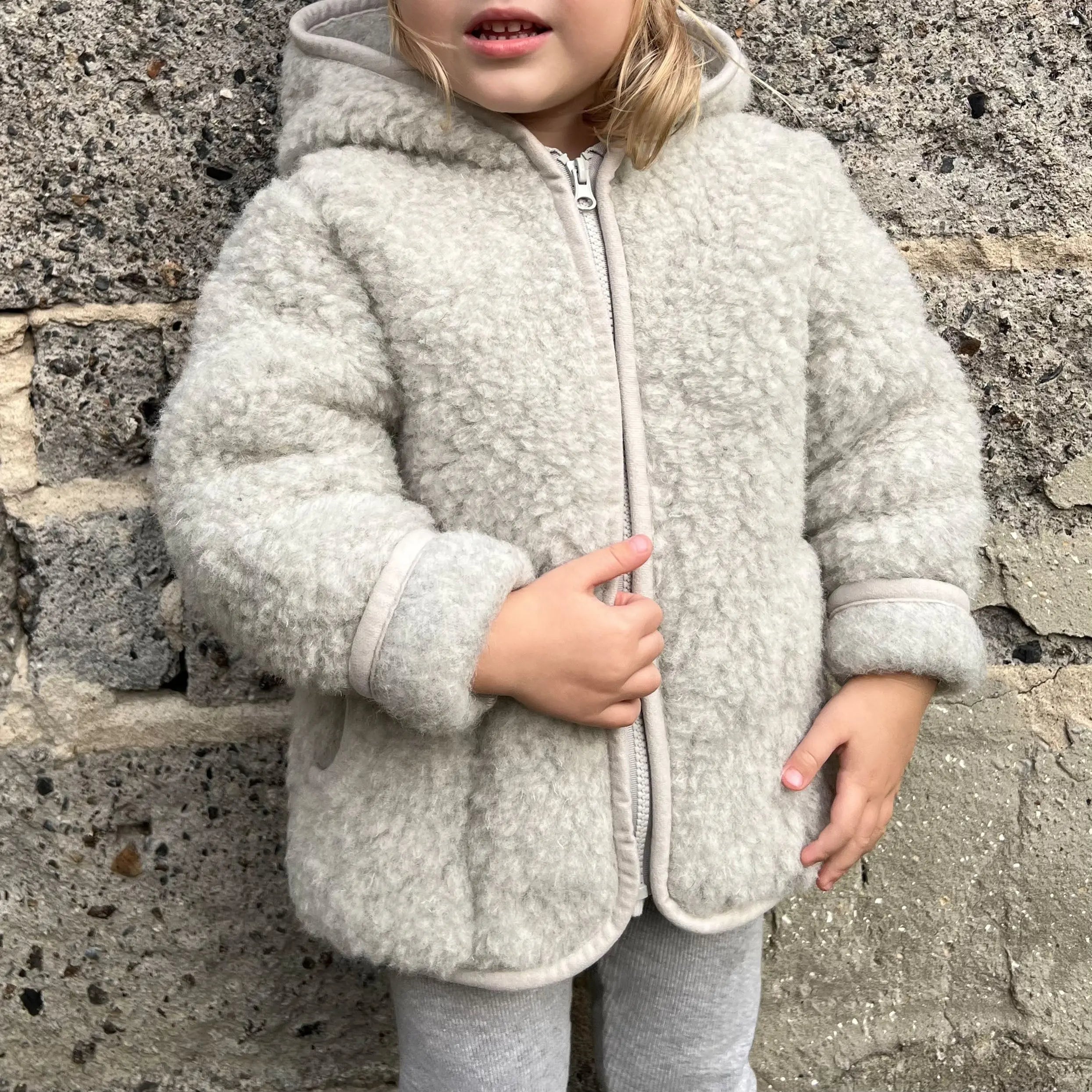 Kapuzen Jacke aus Wolle A Basic Brand