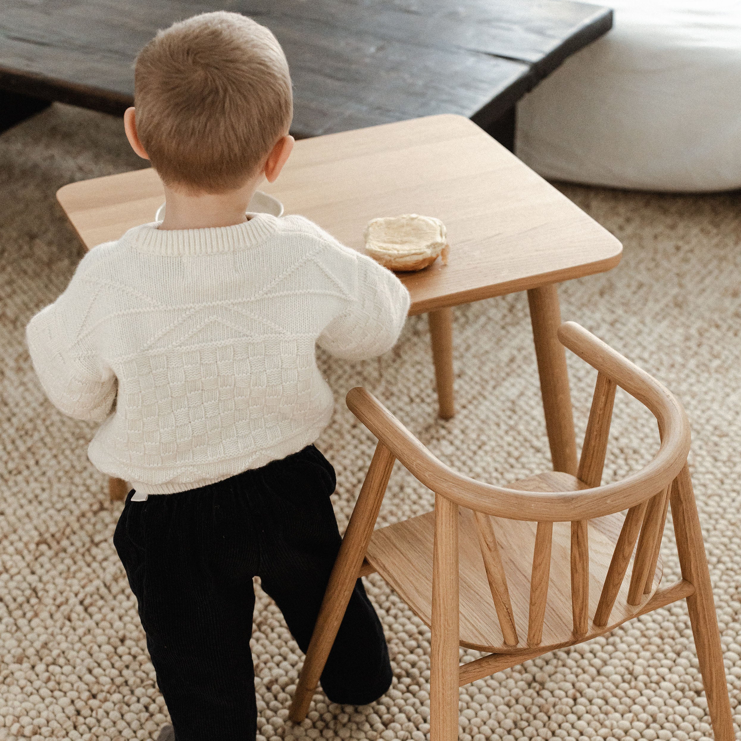 ASTA Kid’s Table – minimalist design for creative childhood moments