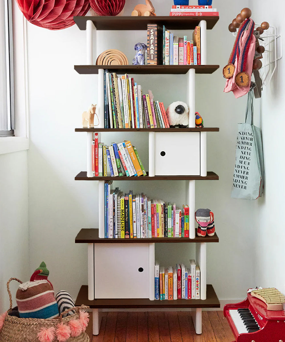 Oeuf NY Mini Library Vertikal Produktbild Walnuss Mood