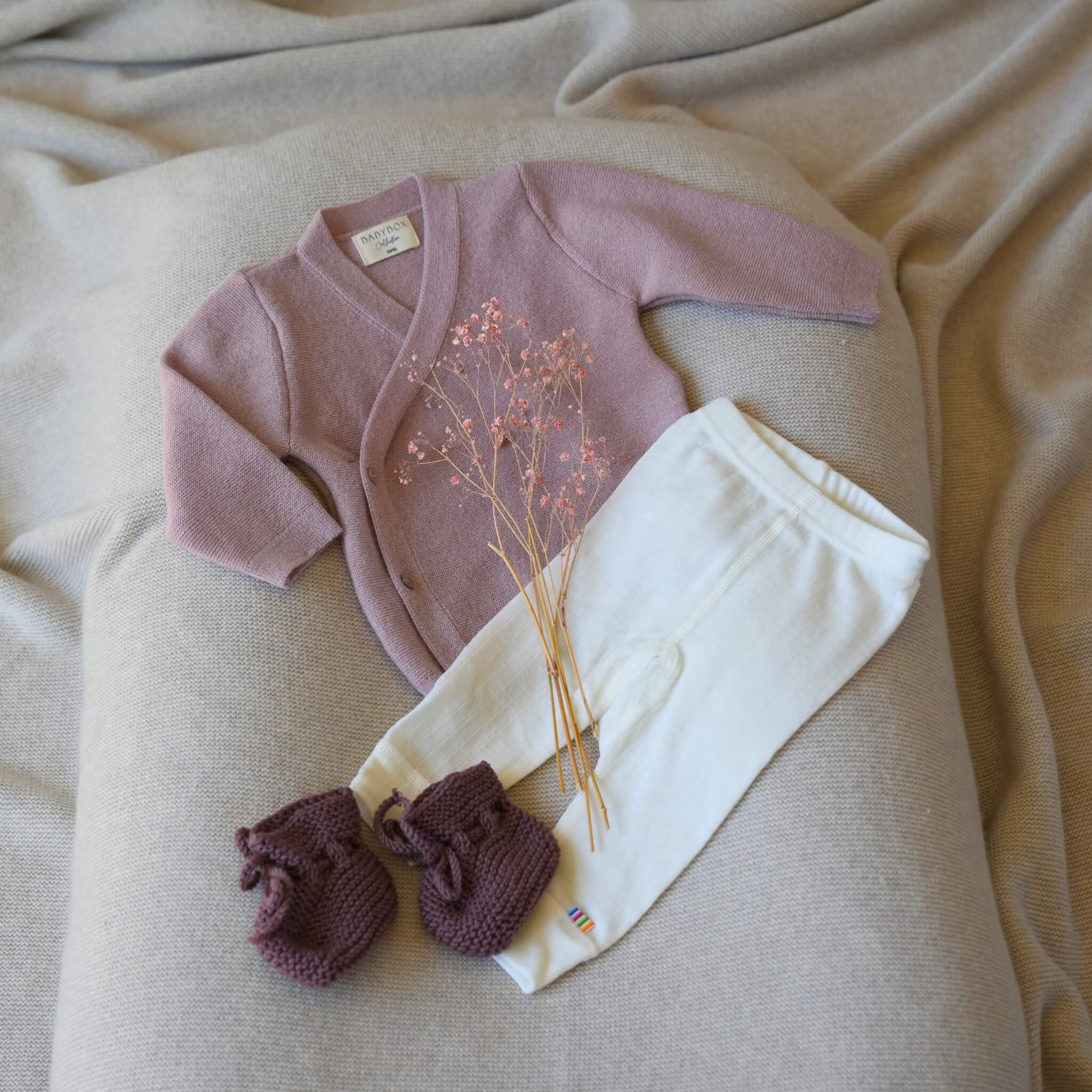Homecoming-Set aus Wolle – Erstes Outfit für dein Baby