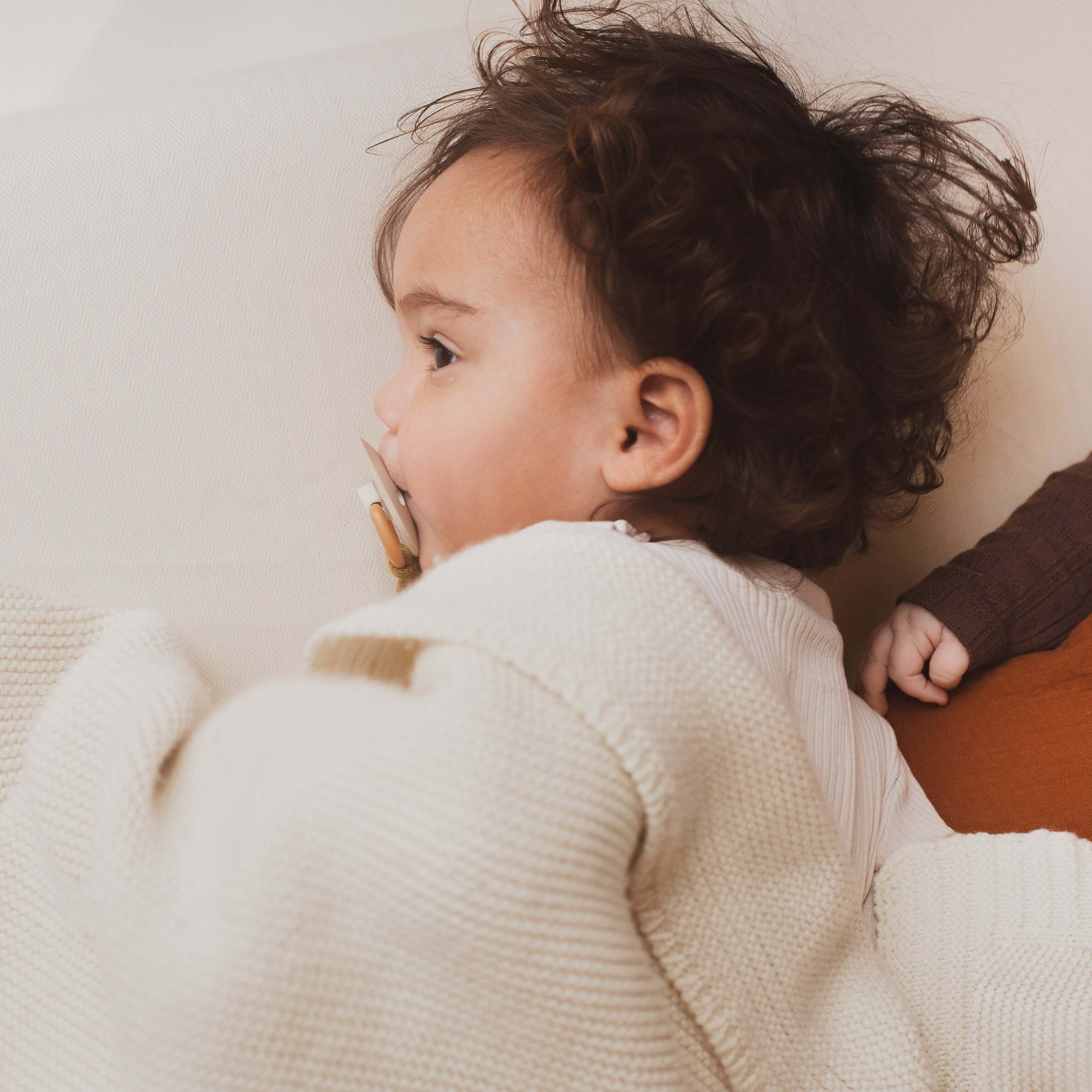 Produktfoto Babydecke natur mit Kind