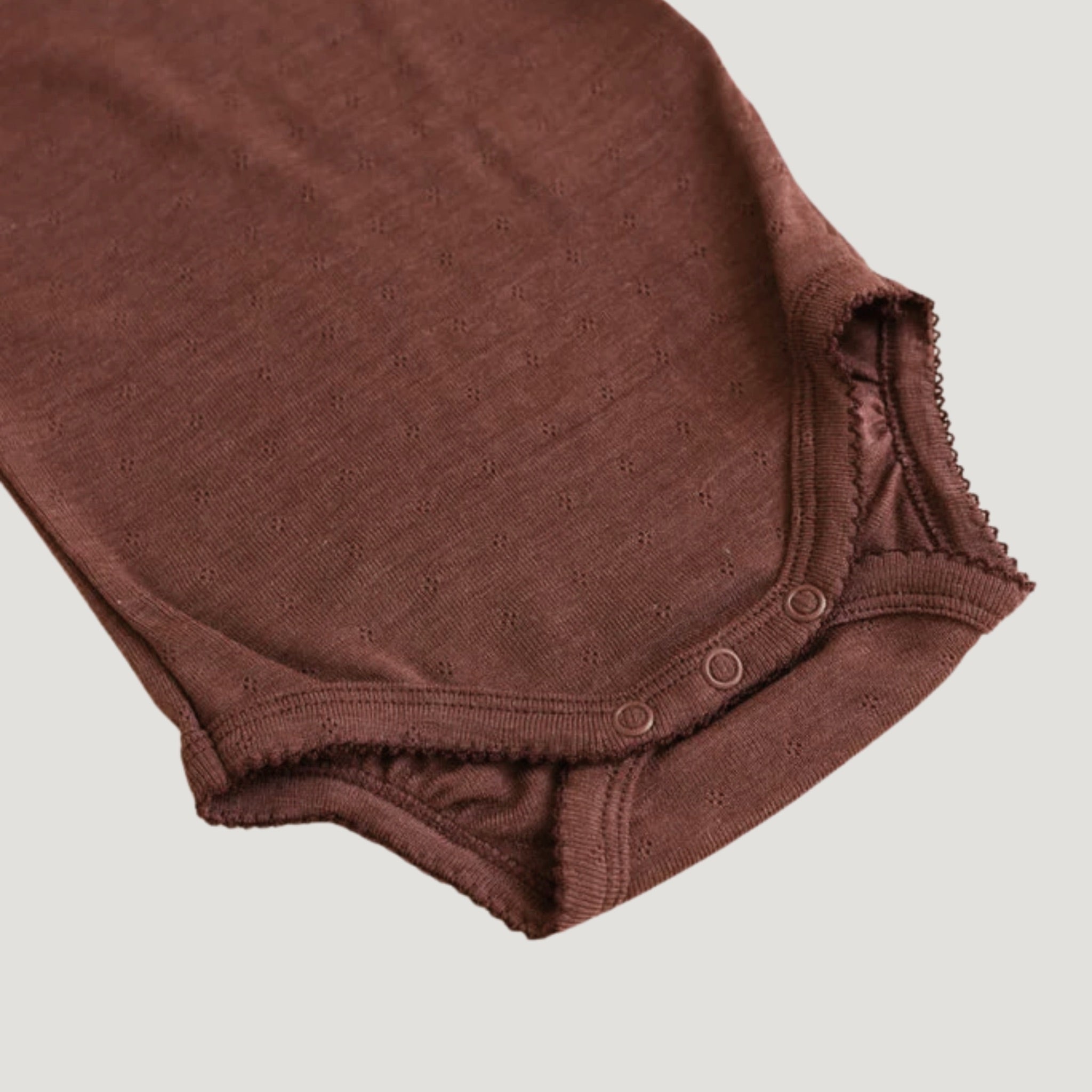 Produktfoto Body Wolle & Seide Ajour henna-dune Knopfleiste