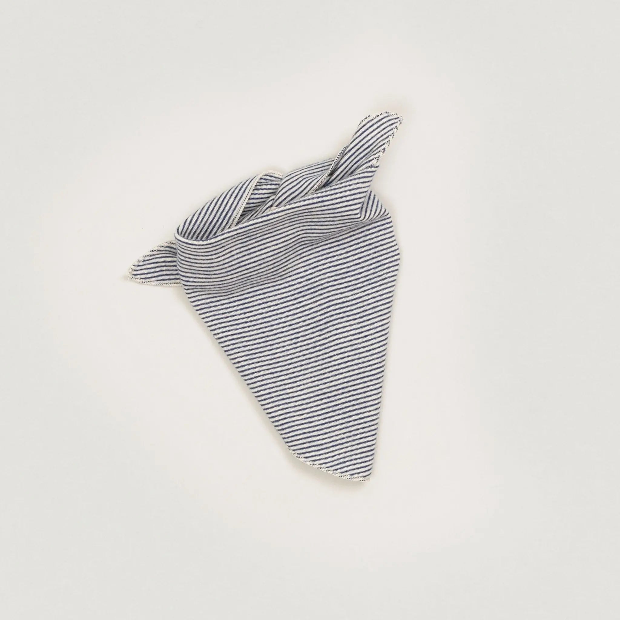 Babybox and Family Lilano Dreieckstuch aus Wolle & Seide marine-ecru gestreift #farbe_