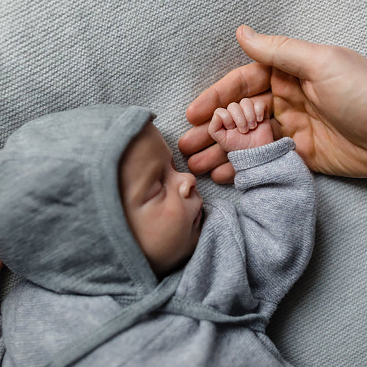 Was zieht ihr eurem Baby nach der Geburt an?