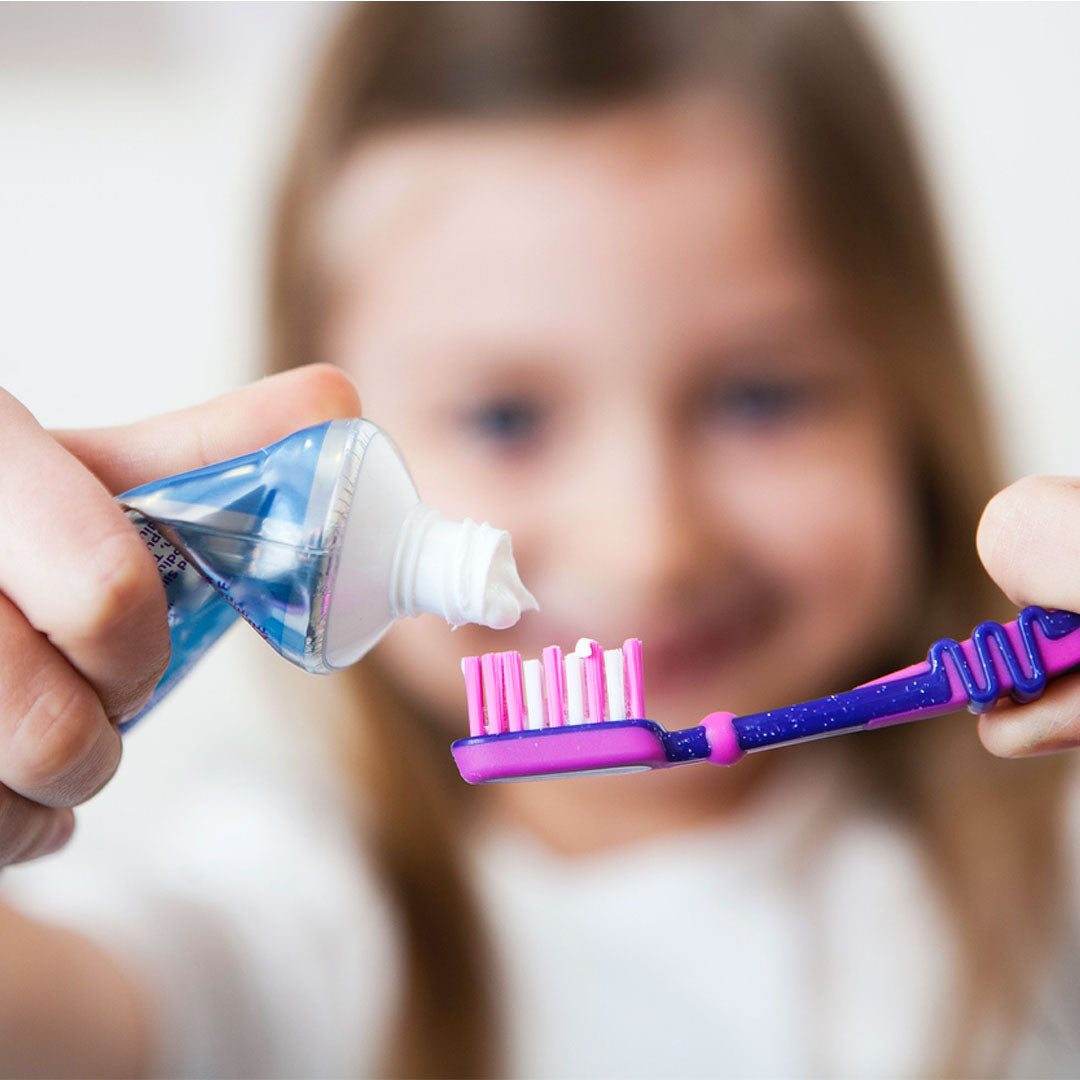 Warum sollte man Zahnpasta mit Fluorid ausspucken?