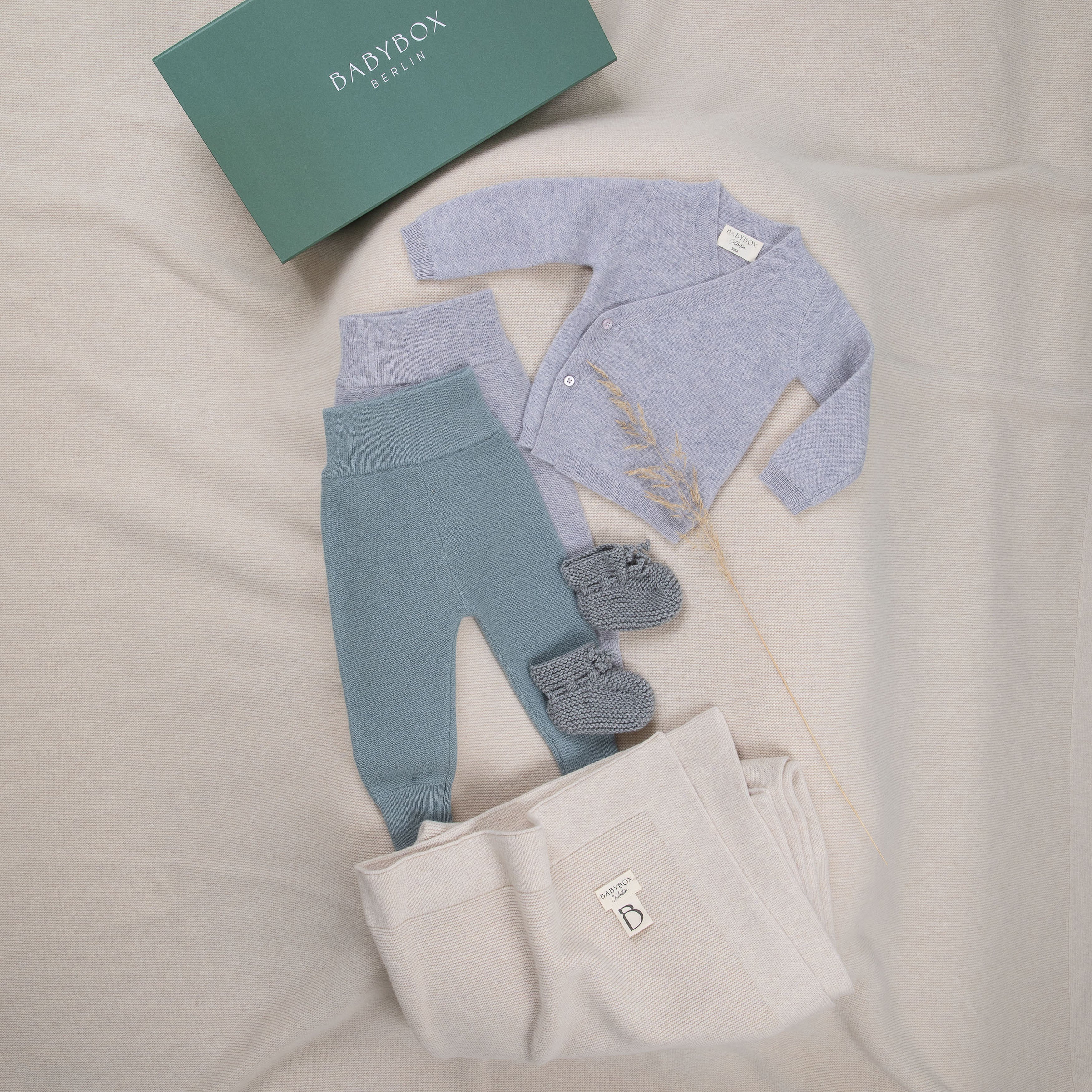Cuddle Time – Premium Babybox in Grey & Oat