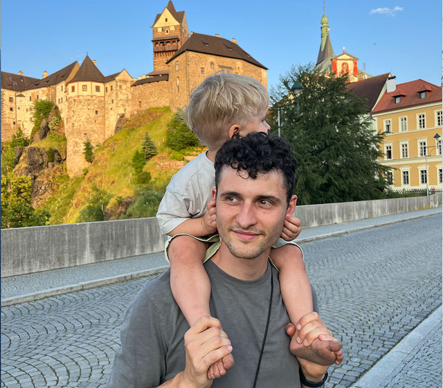 Foto Autor Bernd Roschnik mit Kind auf den Schultern