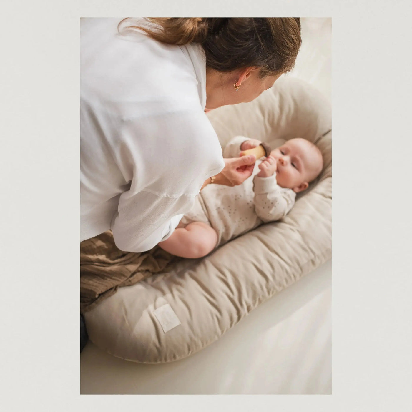 Baby sleeper in bed with parents on sale