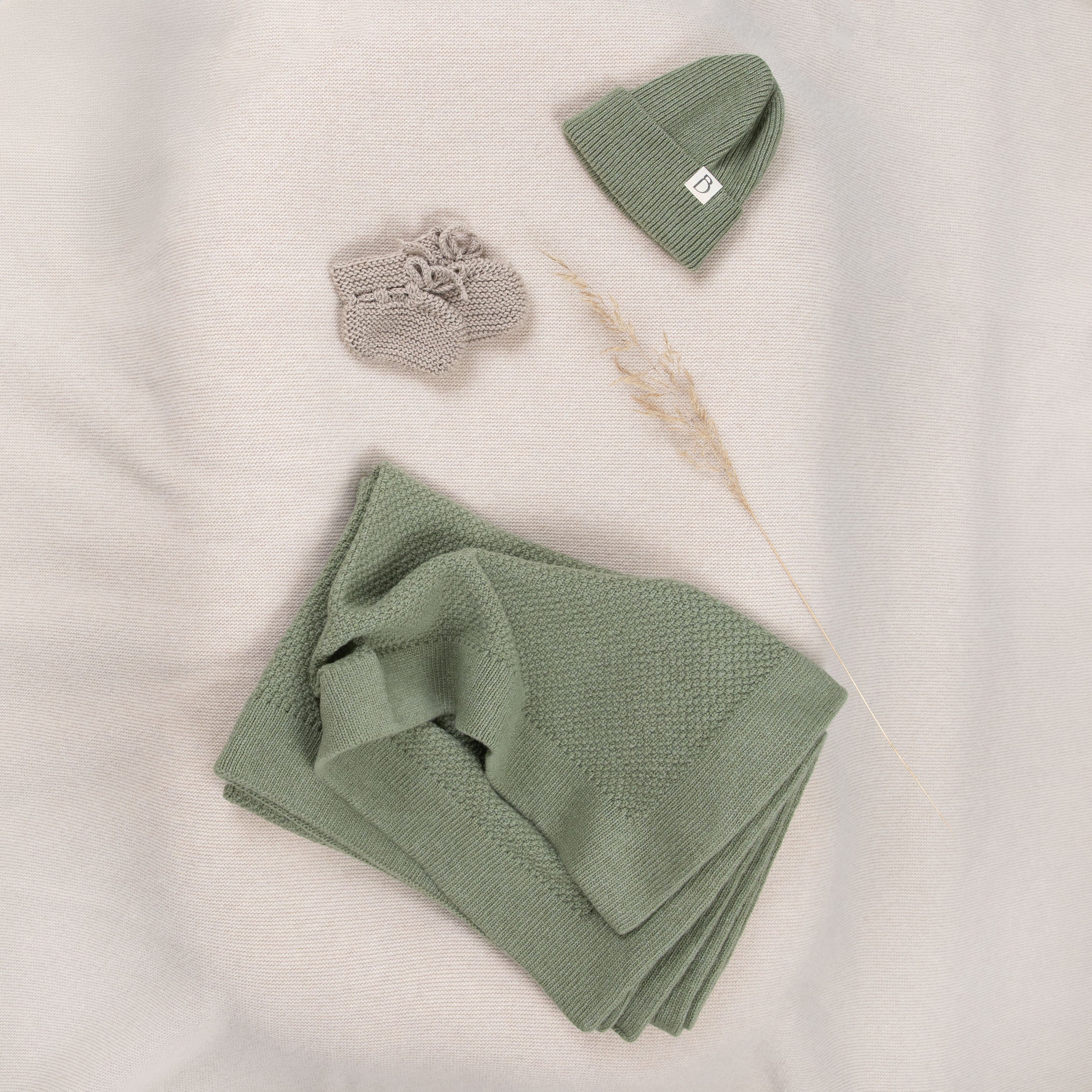 Gift Set Merino: Knit Blanket, Beanie & Booties