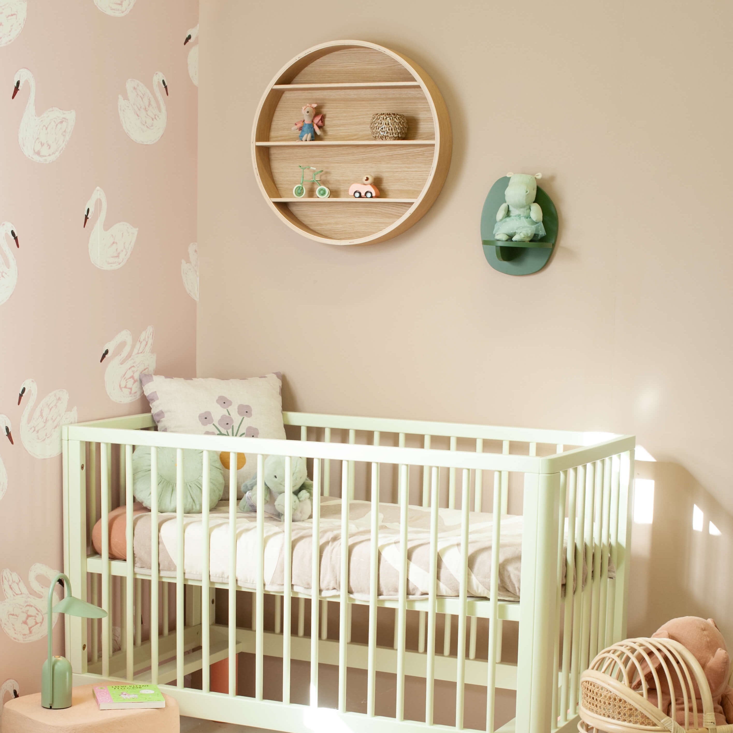 Curve Lab Regal Rund im Kinderzimmer