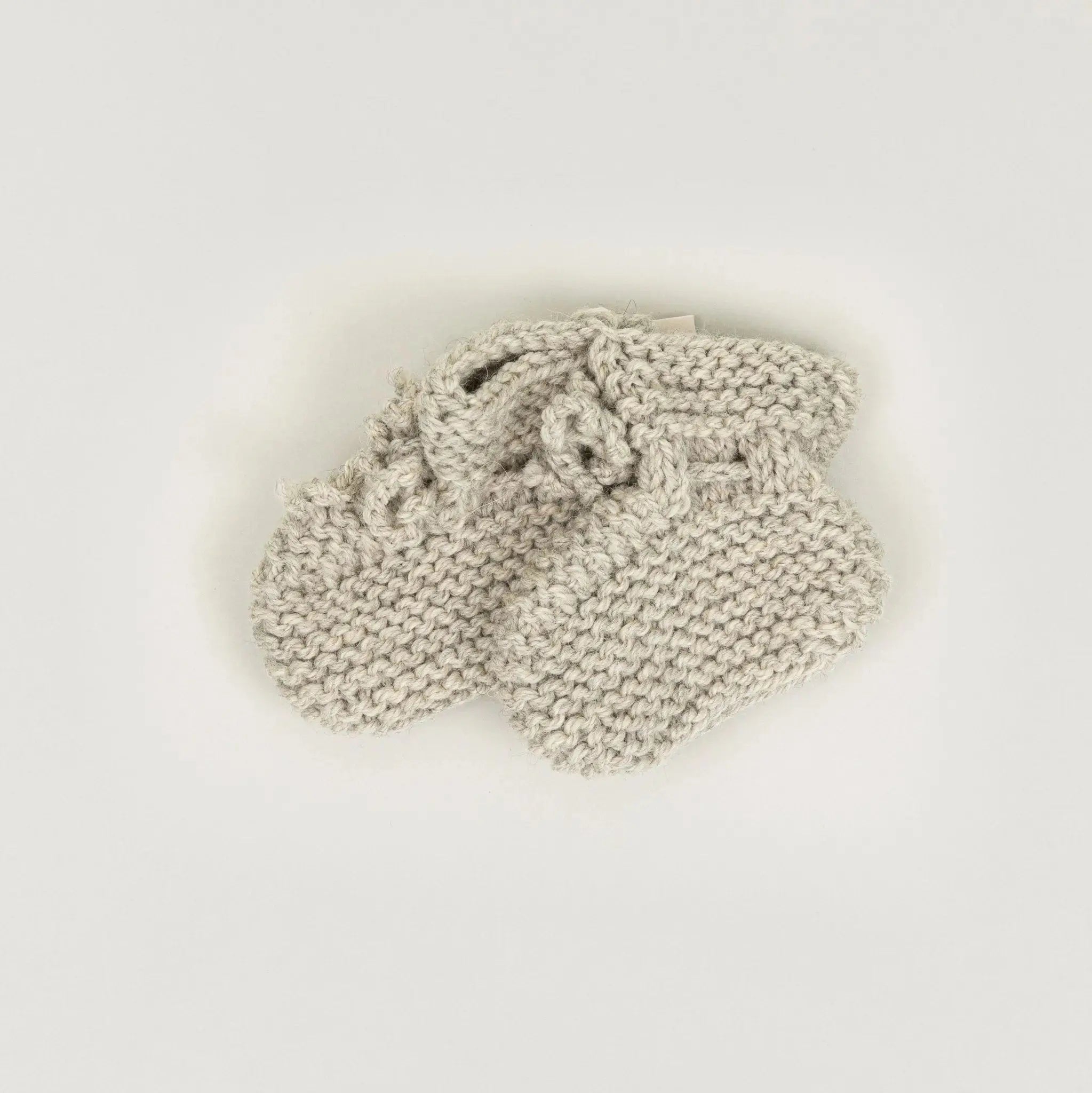 Handgestrickte Babyschuhe aus Wolle & Alpaka