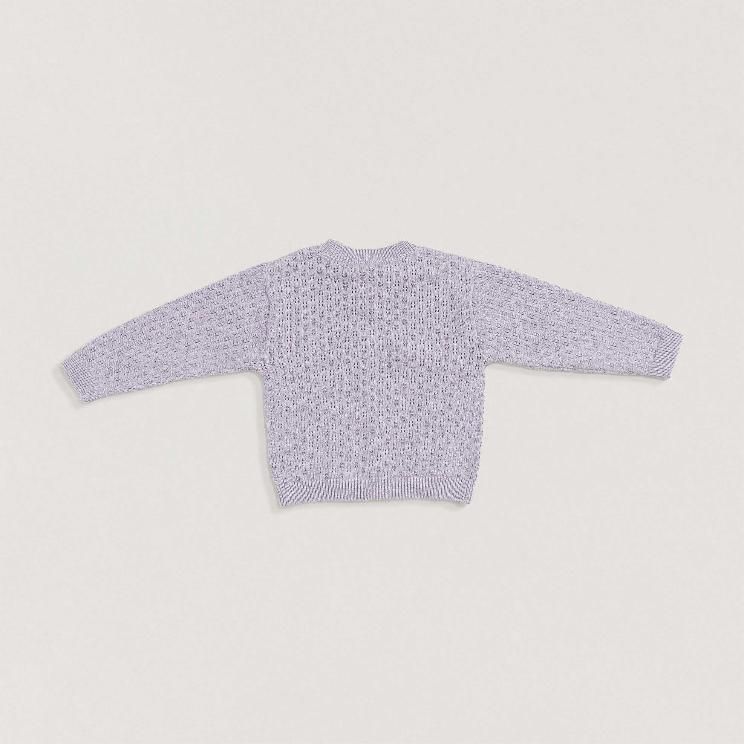 Cardigan aus Baumwolle in Ajour Strick in Lavendel von hinten