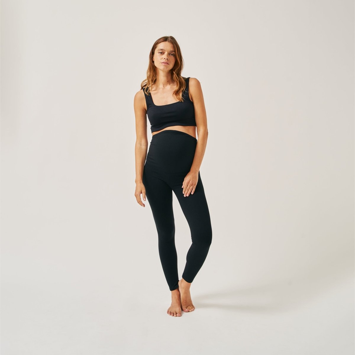 Produktfoto The Mama Set Umstandsleggings black angezogen Frontansicht