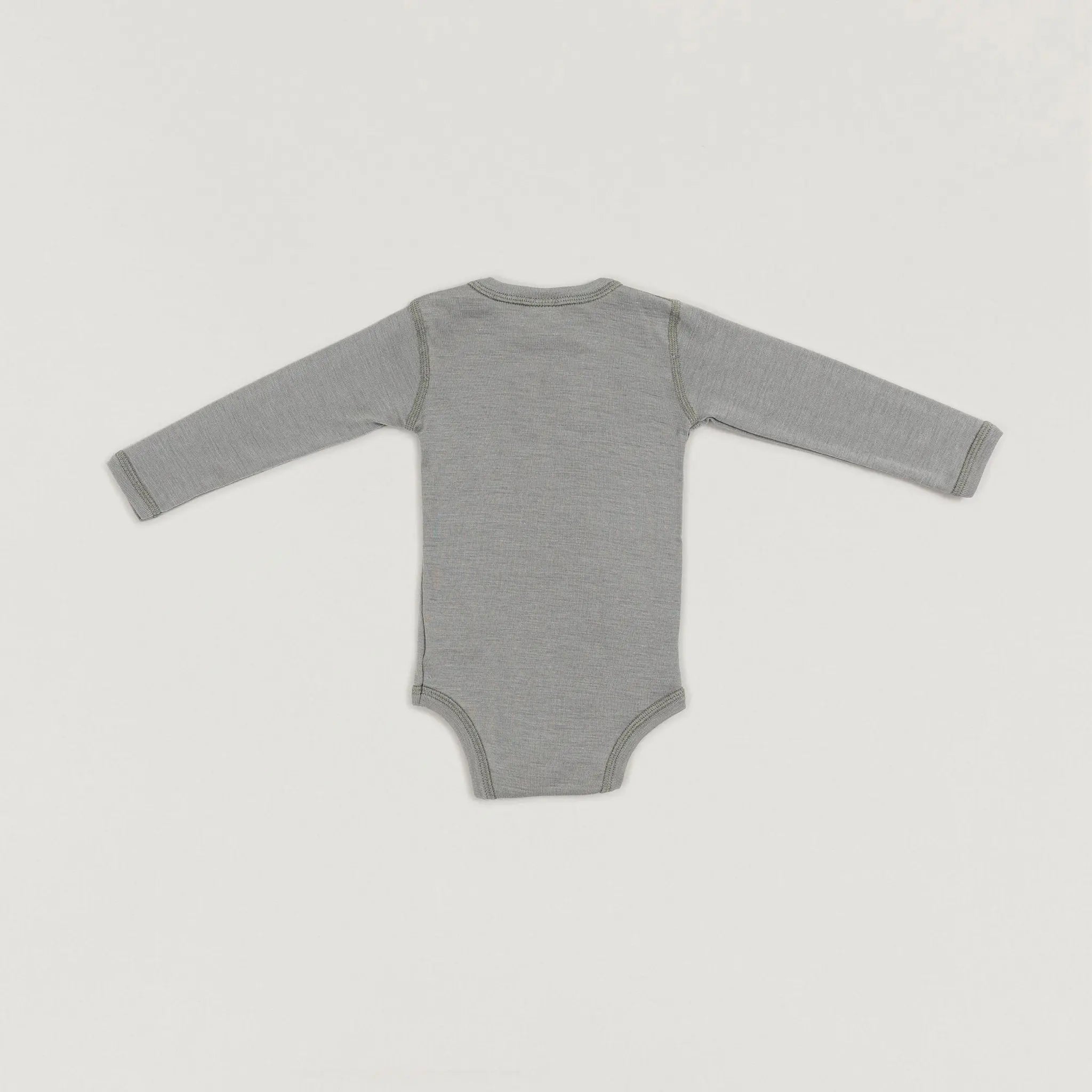 Ein Produktbild des Langarmwickelbodys aus Wolle und Seide in Forest der Babybox Collection in der Rückansicht im Onlineshop von Babybox and Family